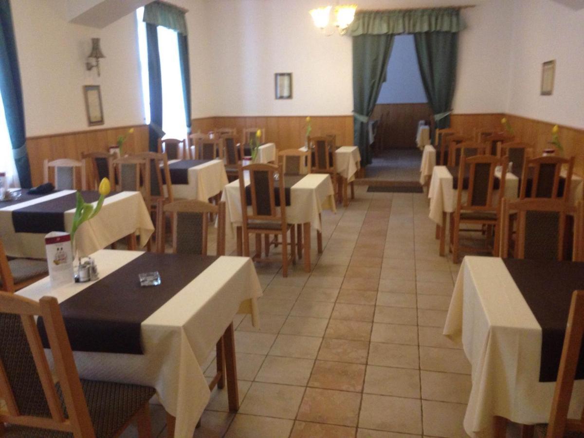 Festetich Kastélyszálló és Zsuzsanna Hotel Szeleste Esterno foto