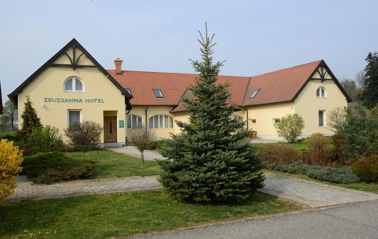 Festetich Kastélyszálló és Zsuzsanna Hotel Szeleste Esterno foto